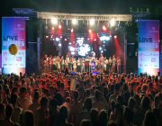 92_Zurich_Pride_Flashlight_225519