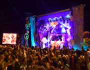 15_Center_Stage_Elrow_Streetparade_4202
